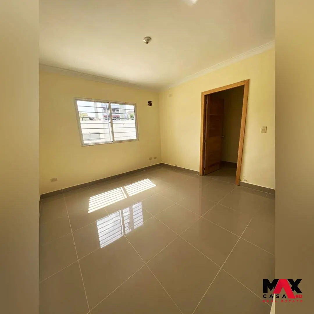 RESIDENCIAL MARLENNYS, Ubicado en la Autopista de San Isidro, santo domingo este